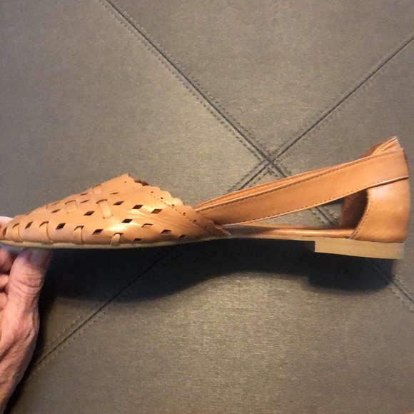 These are the cutest little slip ons! Soft, stylish, and made by Spring Step! - Picture 4 of 7